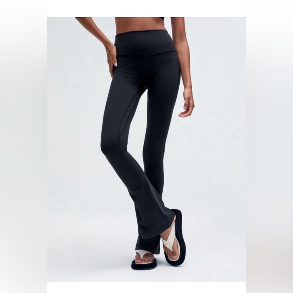 Lululemon NWOT High-Waist Black align mini Flare Leggings size 4